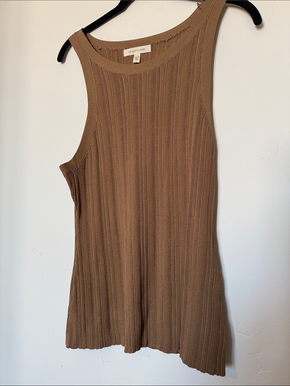 Brown Ribbed Scoop Tank - Picture 3 of 5